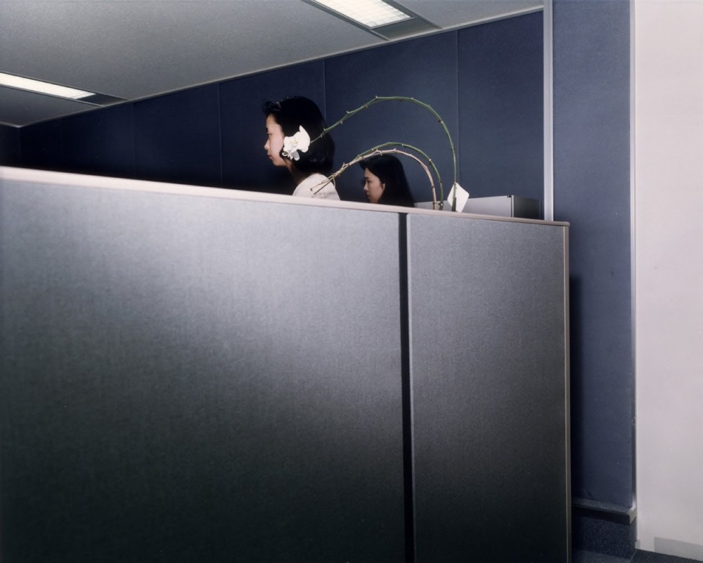 Lars Tunbjörk – Alien at the Office (2004) – AMERICAN SUBURB X
