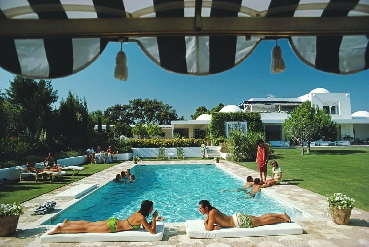 Slim Aarons – See How the (White) 1% Live – AMERICAN SUBURB X